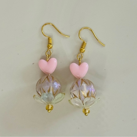 Elegant Pink and Gold Heart Earrings - Picture 4 of 4